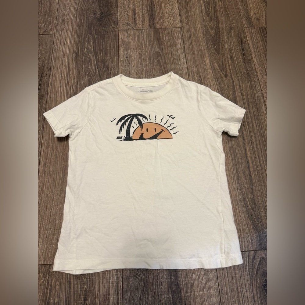 Nike Boys Sun Palm Tree Cream T Shirt Size S